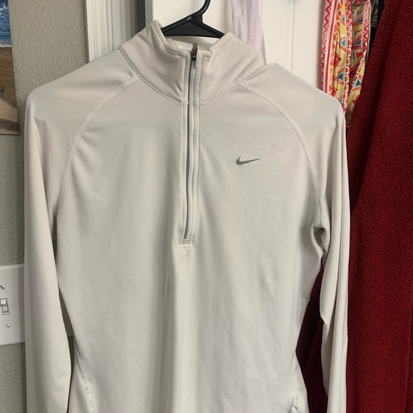 Medium White Nike quarter zip - Picture 3 of 4